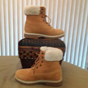 Lugz Womens Convoy Fur Boot Beige Color Size US8/EU39
